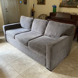 Beautiful Couch In Excellent Condition