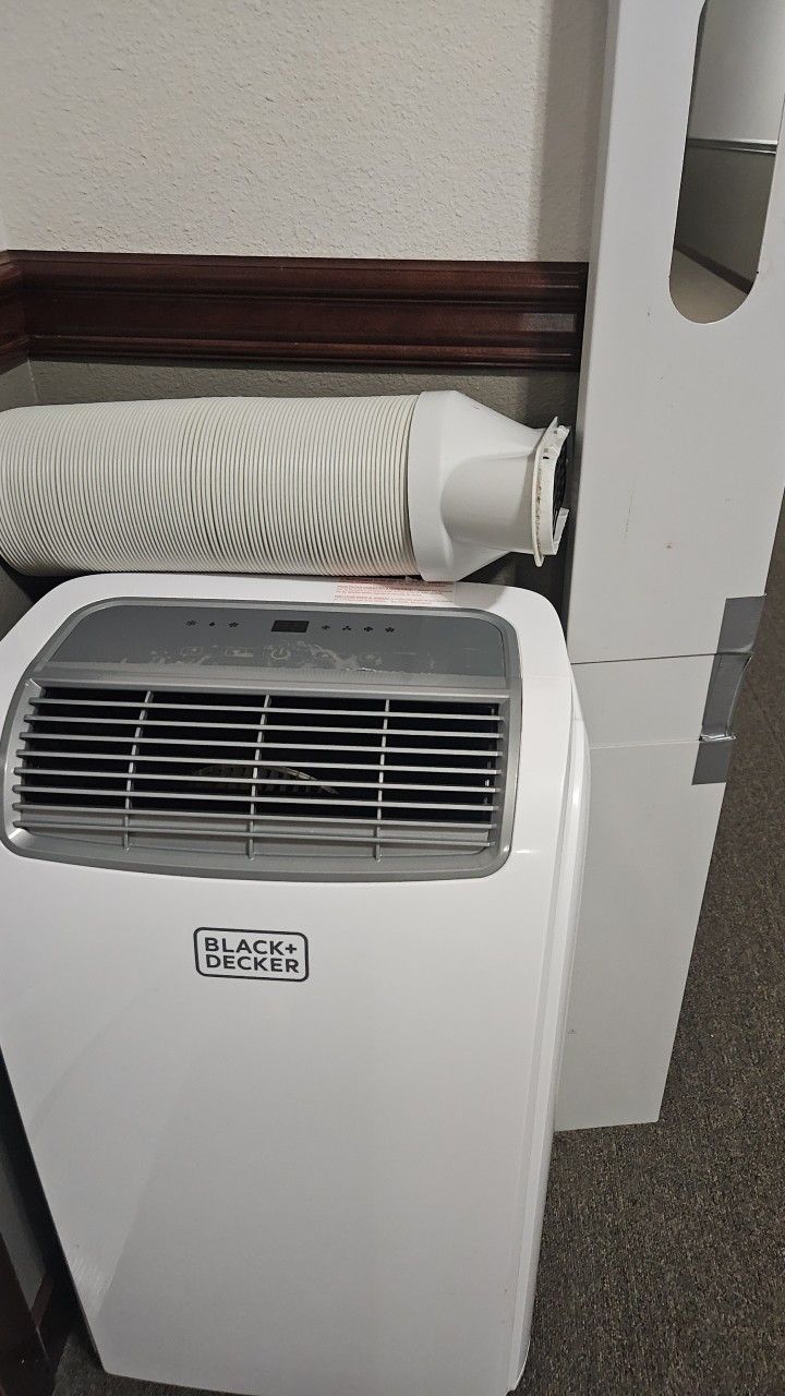 Visit the Store, BLACK+DECKER
BLACK+DECKER
Visit the Store
4.3 45,636
BLACK+DECKER 10,000 BTU Portable Air Conditioner up to 450 Sq. ft. with Re