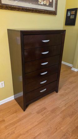 Clean and Nice 6-Drawer Tall Dresser.