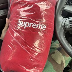 Supreme Box Logo FW23 Size Medium Red