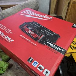 Milwaukee Packout Wireless Bluetooth 