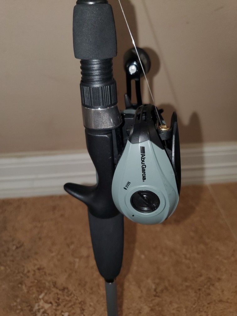 Abu Baitcaster & Fishing Pole Combo