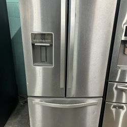 30” Wide Stainless French Door Refrigerator 