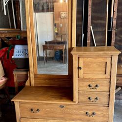 Antique Oak Gentlemen’s Dresser With Mirror