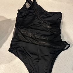 Black One Shoulder Mesh One-Piece Swimsuit (Size M)