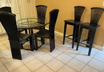 Ello dinning table and chairs