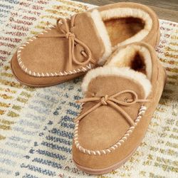 Vermont Country Store Men's Sheepskin Moccasins - Chestnut - Size 8 - NEW