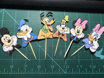 Cup cake toppers