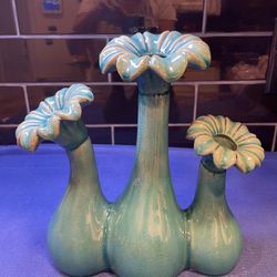 Vintage And Unique! 3 Part Conjoined Vase With Flower Design 