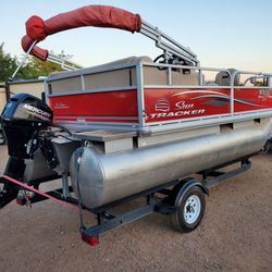 2017 Sun Tracker pontoon boat bass Buggy 16 dlx