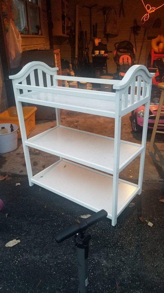 Infant Changing table. padding included