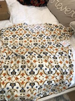 Women’s Lularoe NWT irma top size xs