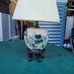  Vintage  Floral  Lamp  