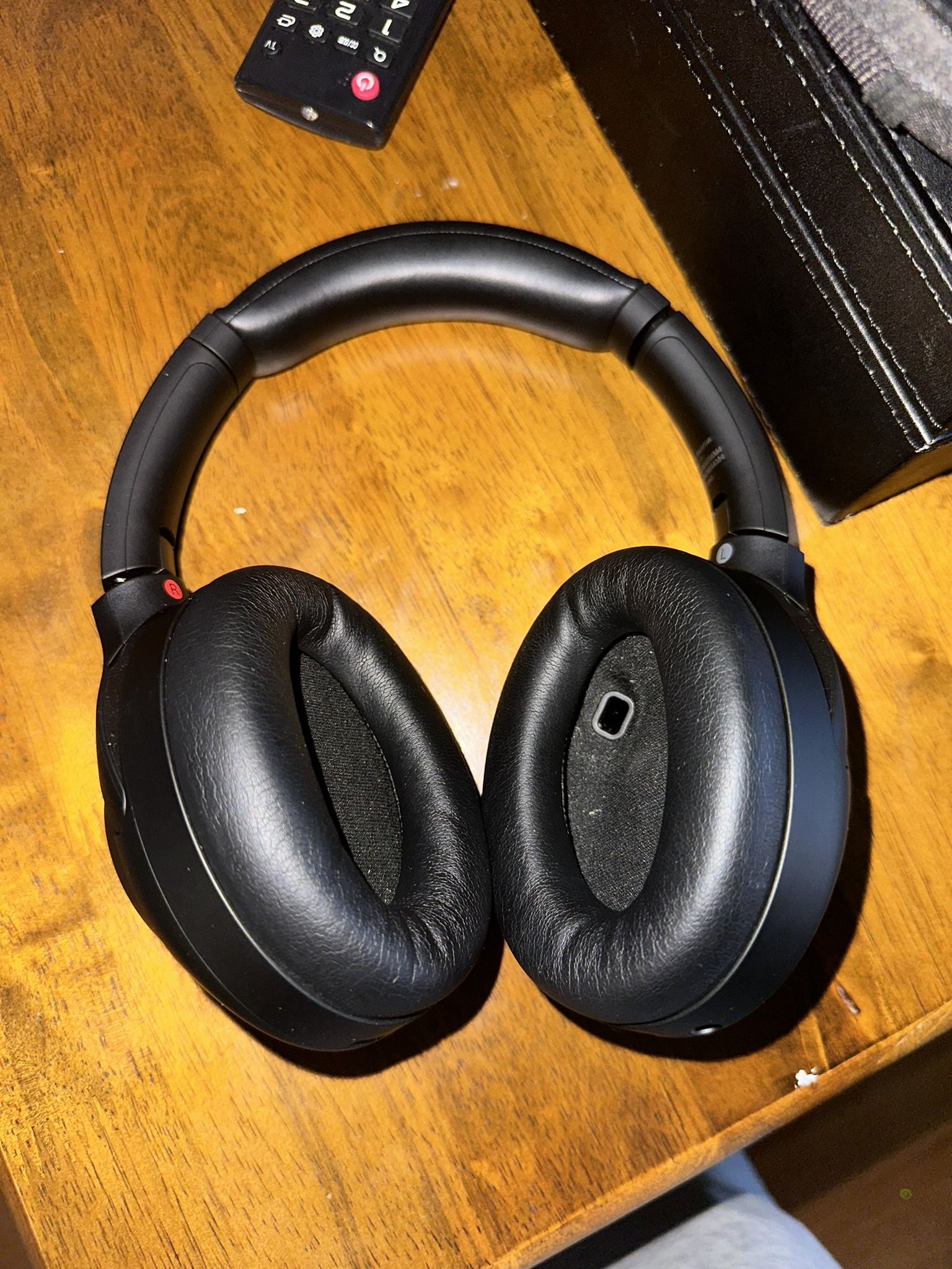 Sony Headphones (xm4)