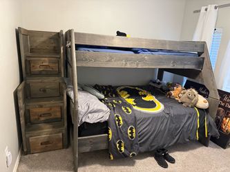 Twin / full bunk bed and stairs with storage