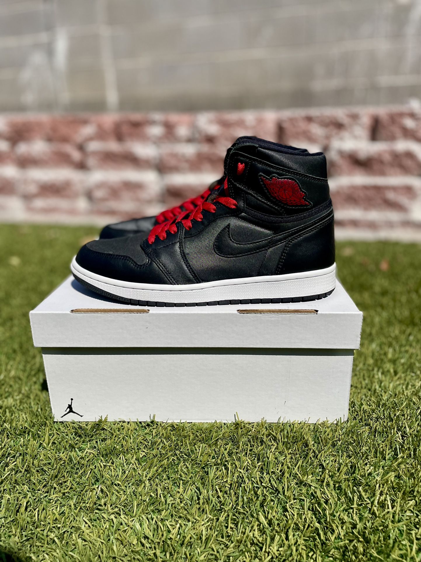 Size 9.5 - Air Jordan 1 Retro OG High Black Gym Red