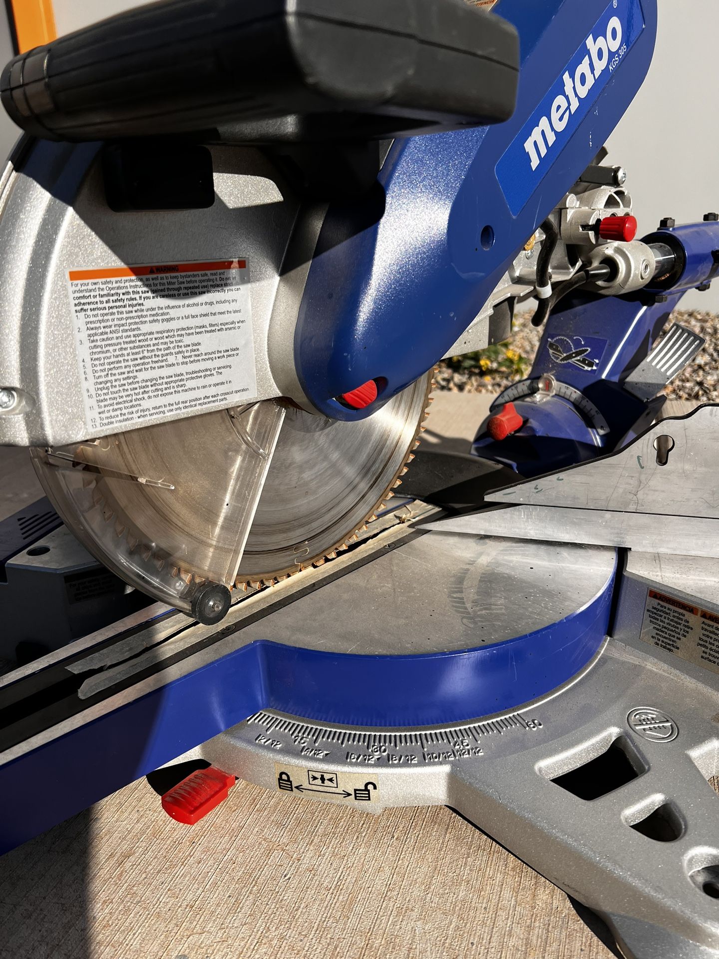 12in dual bevel sliding miter saw