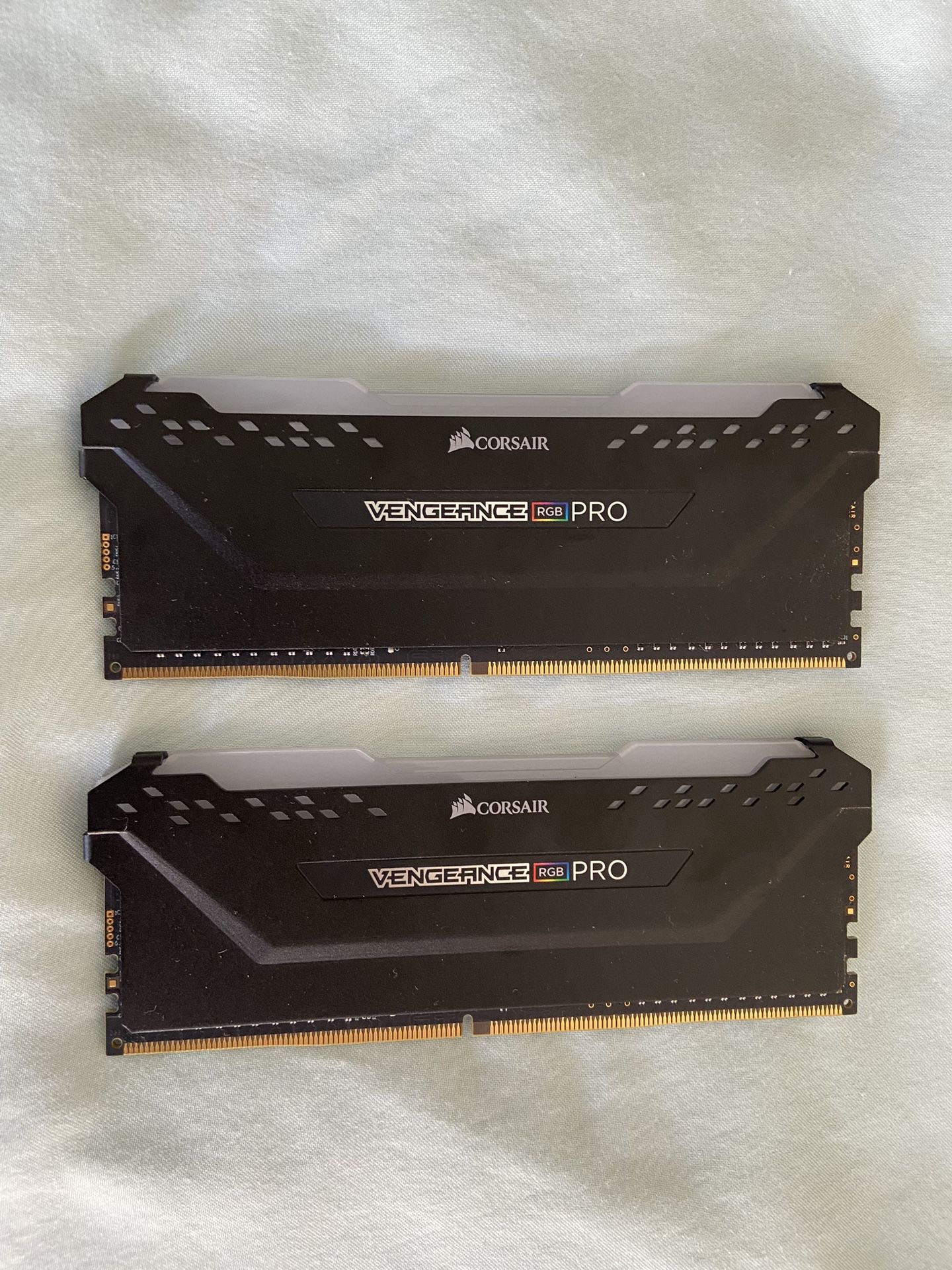 Corsair Vengeance RGB Pro (2x8GB)