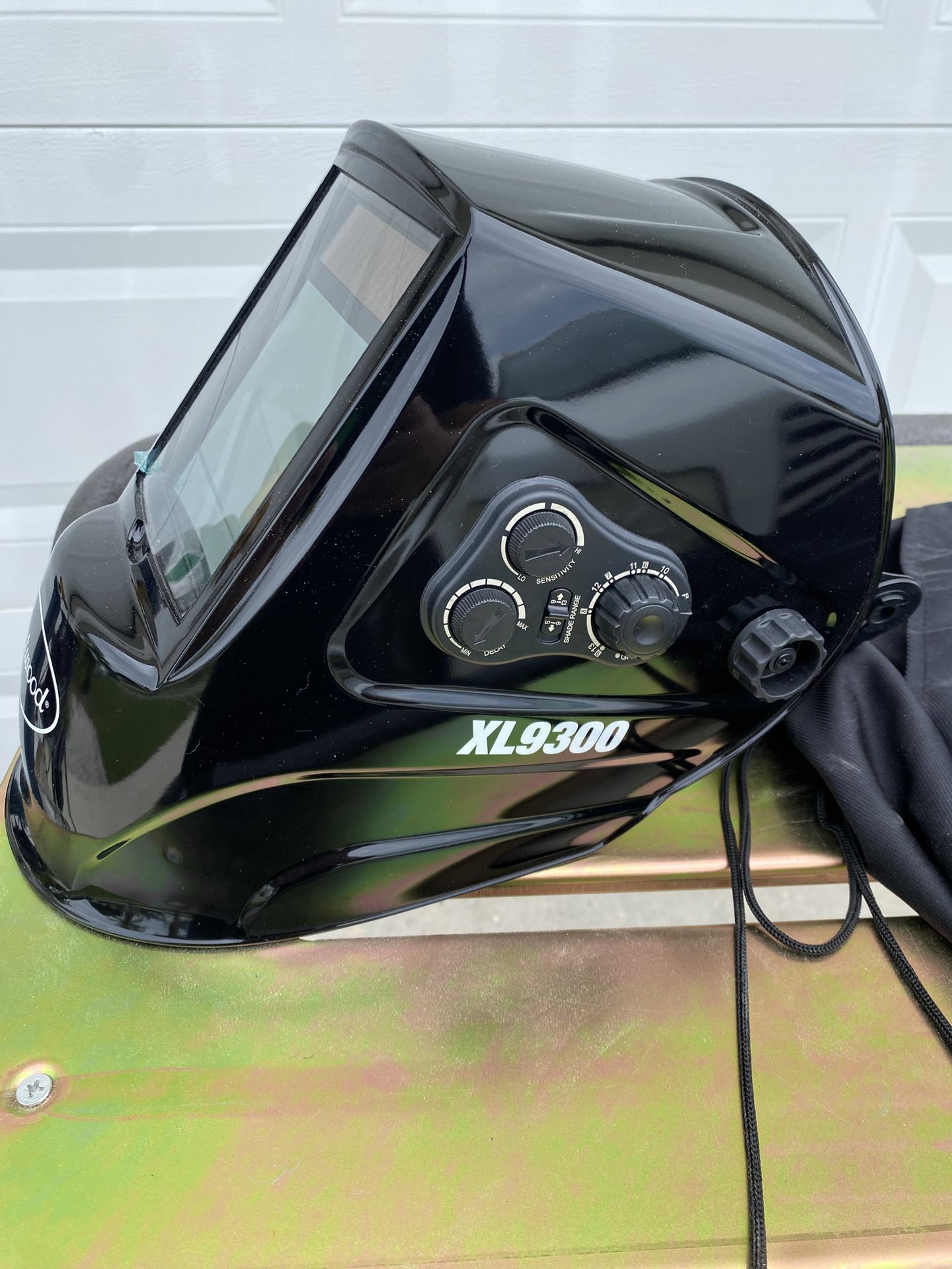Eastwood XL View Auto Darkening Welding Helmet - XL9300