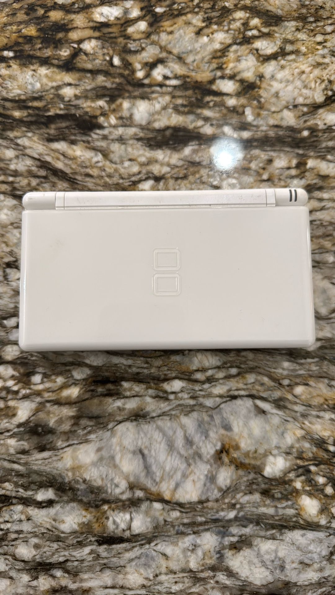 Nintendo DS Lite with R4 Flash Cart