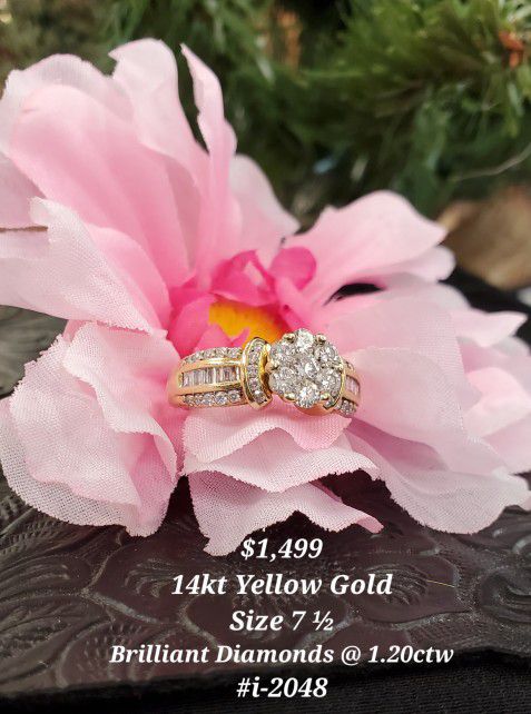 Gorgeous Wedding/Engagement Ring