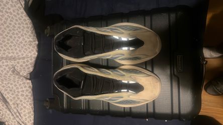 Yeezy 750 V3 Kryptonite Size 11