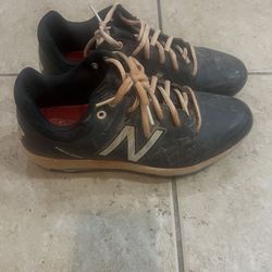 Men’s new balance baseball cleats size 10.5
