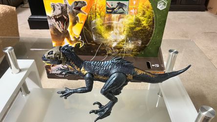 Jurassic World Indoraptor action figure