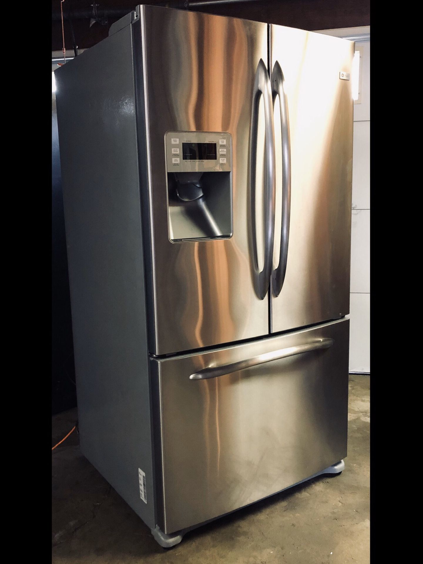 GE profile Refrigerator PFSS6PKXSS