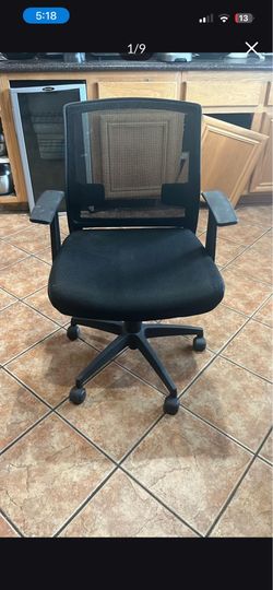 Adjustable back support or lumber support office with 6 wheeler