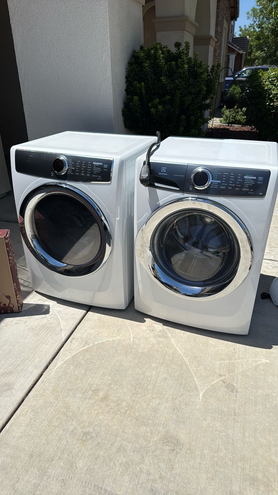 Garage Sale Today!! Matching Washer Dryer Set