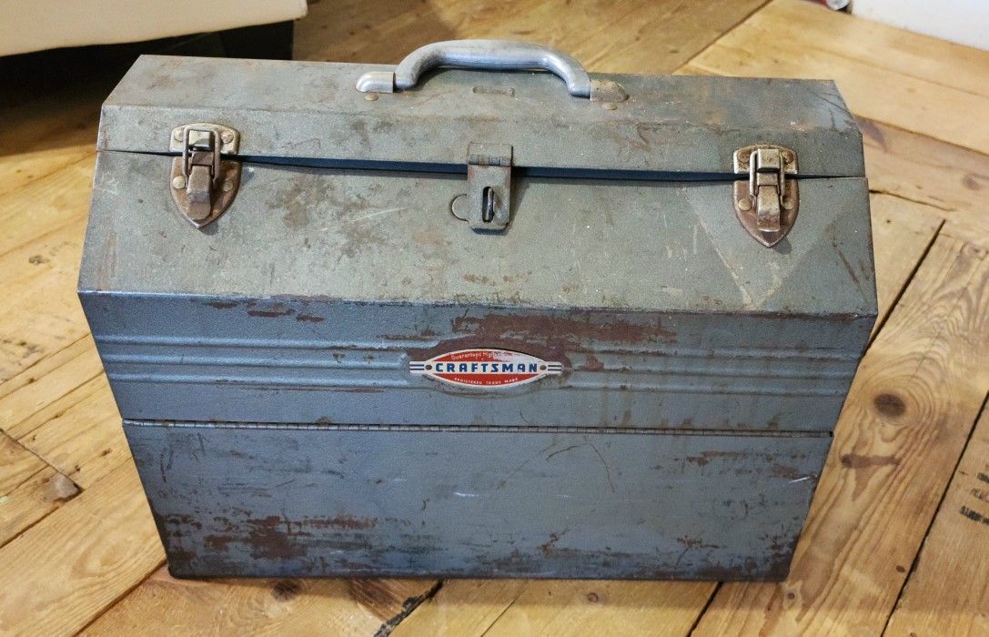 Vintage Craftsman Tombstone Cantilever Metal Toolbox