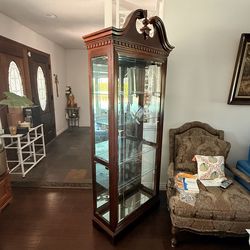 Glass Lighted display Curio
