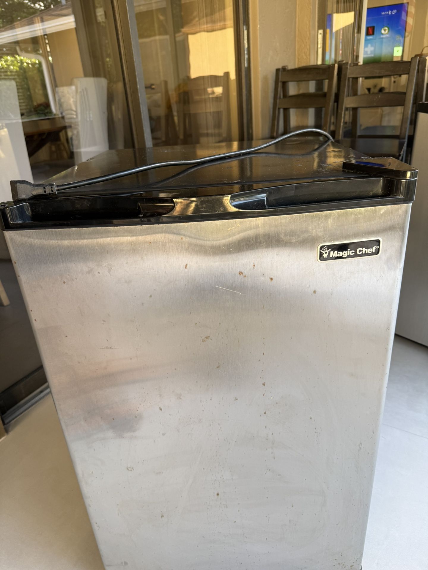 Magic Chef 3.0 cu. ft. Upright Freezer (mcuf3s2)