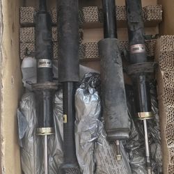 2004 Nissan 350z OEM Shocks & Struts