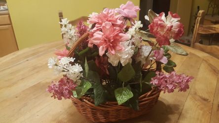 Basket of flowers artificial