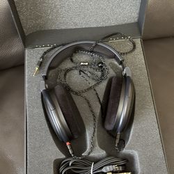 Sennheiser HD6XX / HD650 Headphones 