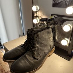 Black Boots (10M)