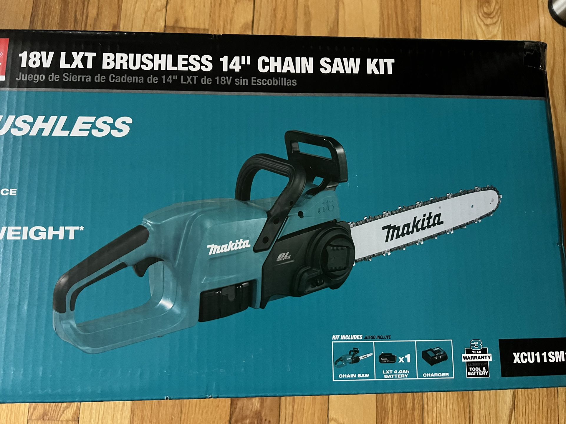 Makita LXT 14 in. 18V Lithium-Ion Brushless Electric Battery Chainsaw Kit (New)