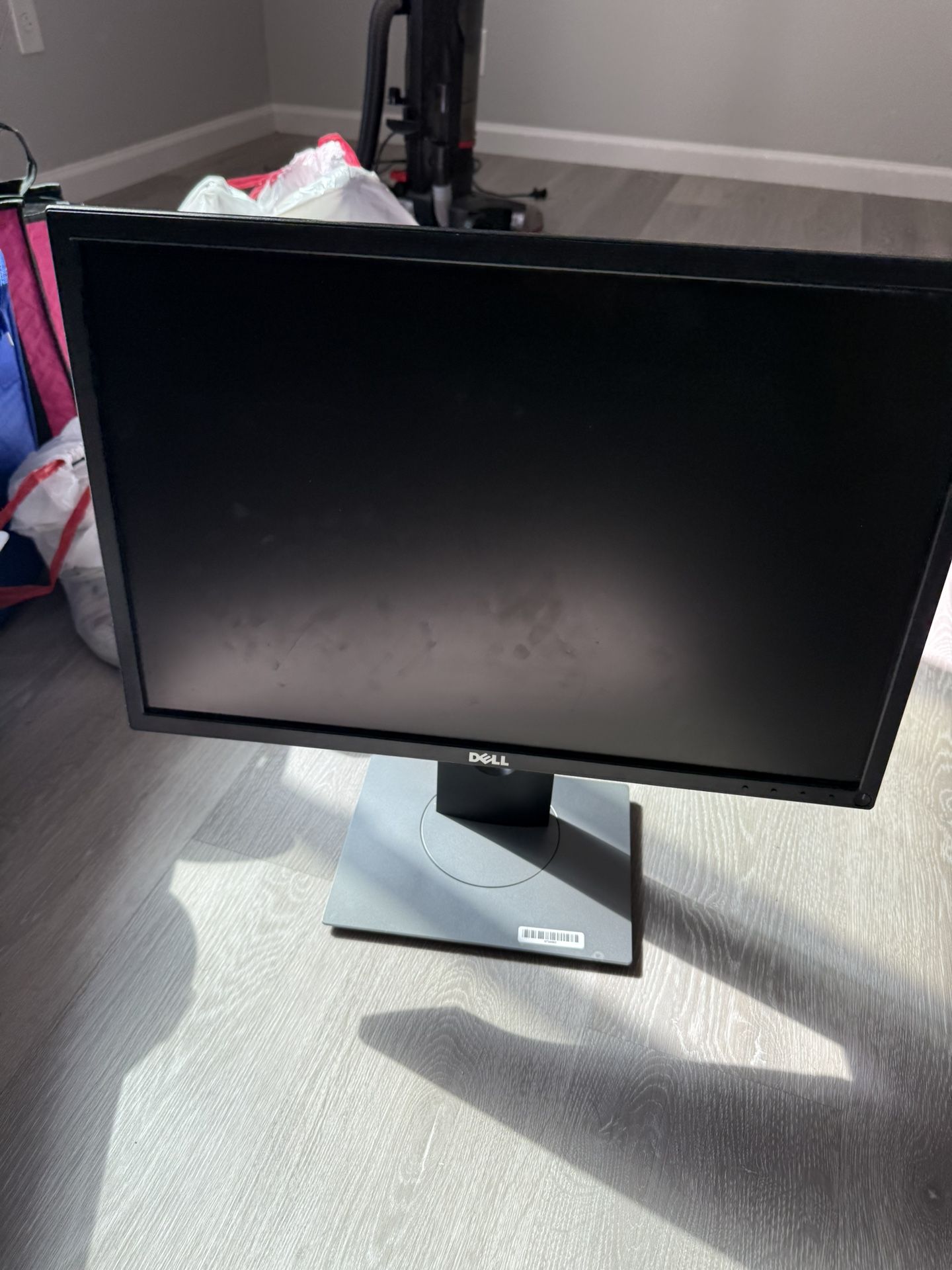 Dell Monitor with Cables – Great Condition – $40 (Pickup Only)