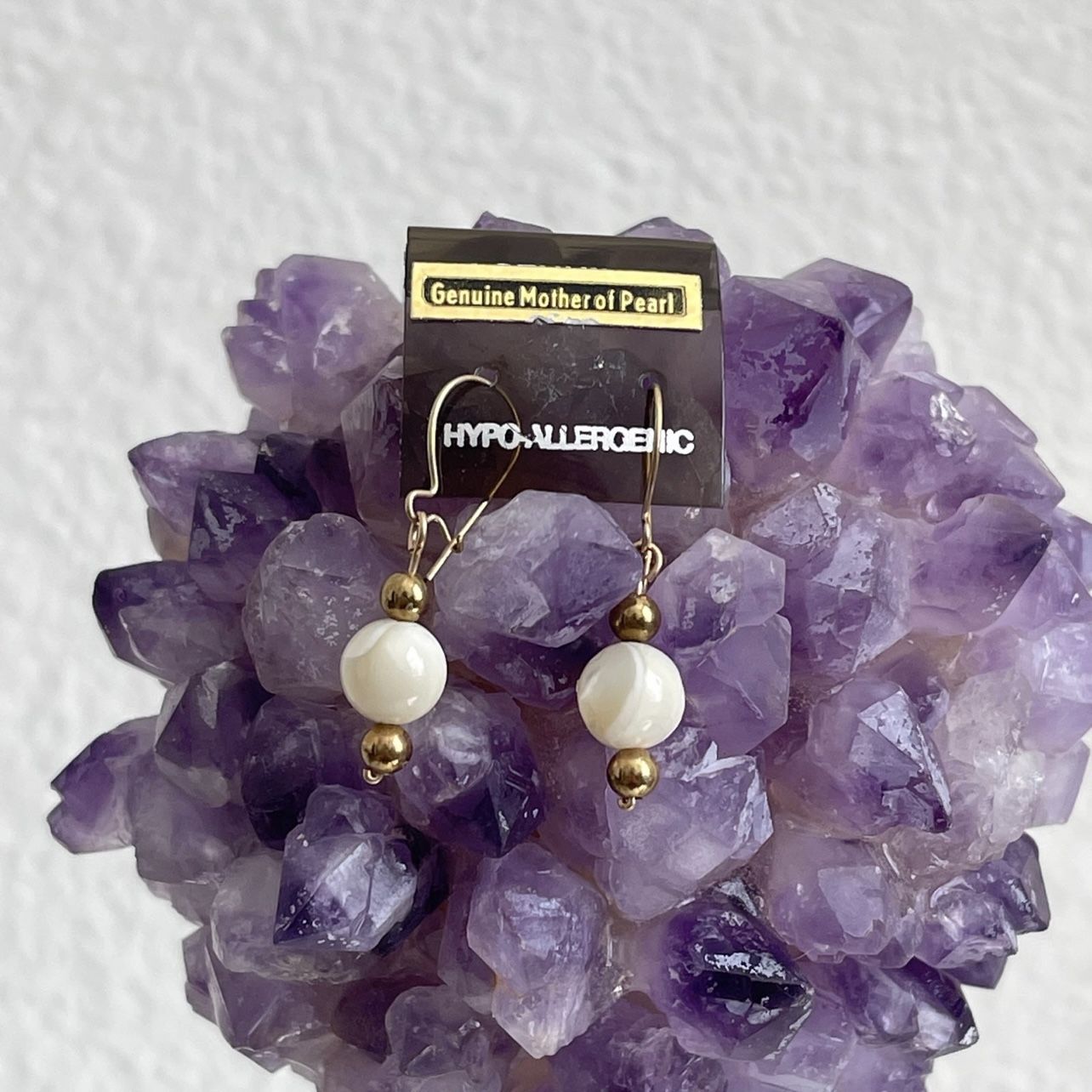 Vintage 90s Genuine Mother of Pearl Beaded Hypo-Allergenic Dangle Earrings