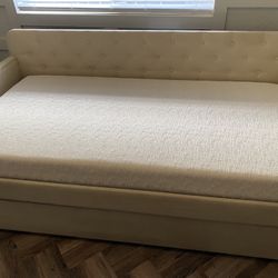 Day Bed 