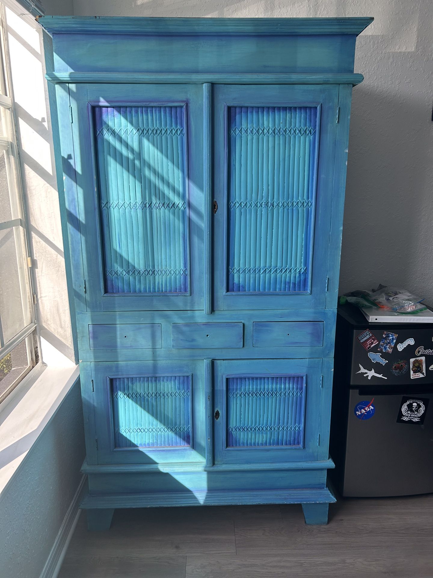 Armoire/ TV Cabinet