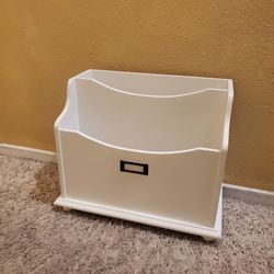 White Wooden Magazine  Or Book Holder....Large Size..like New!..Farmhouse/Shabbychic Style