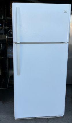 30” KENMORE TOP FREEZER APARTMENT SIZE REFRIGERATOR “ WORKS GREAT’