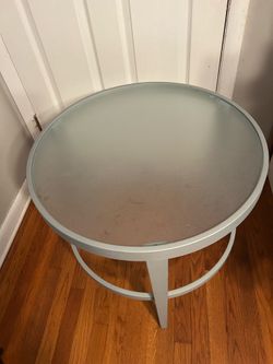 2 End tables