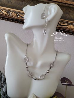 Sterling Silver 925 Necklace And Earrings Set with doble leaf design