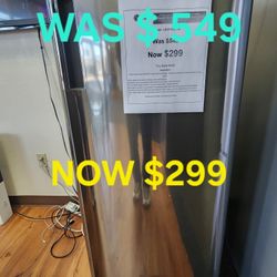 20.63 In. W. 6 cu. Ft. Single Door Top Freezer Refrigerator 