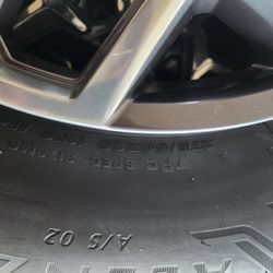 2025 GMC Sierra SLT tires and rims