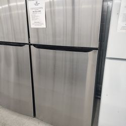 $599(MSRP$1199) LG Top Mount Freezer Refrigerator With Digital Temperature Control and Garage Ready 